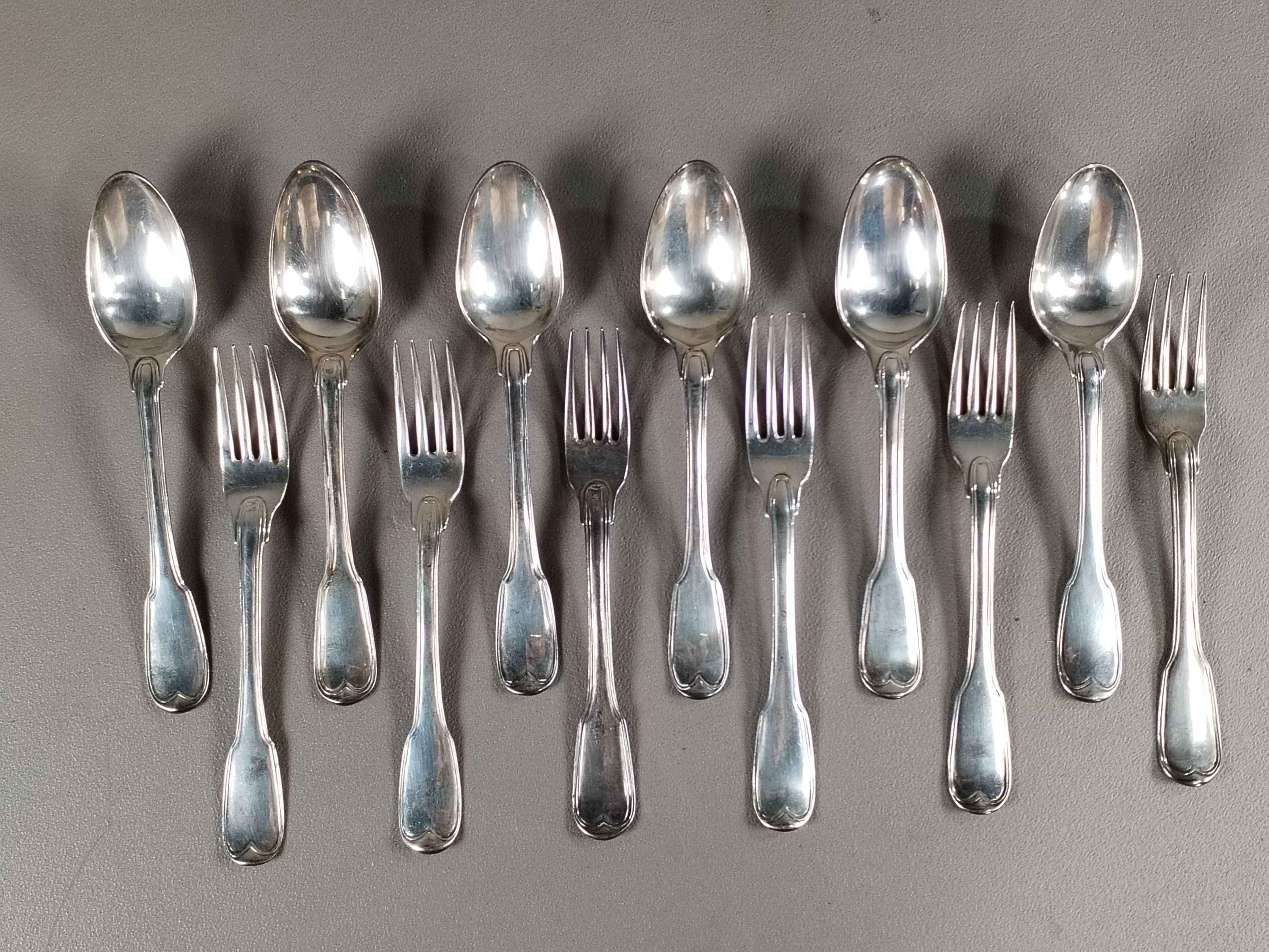 Couverts à entremets en argent